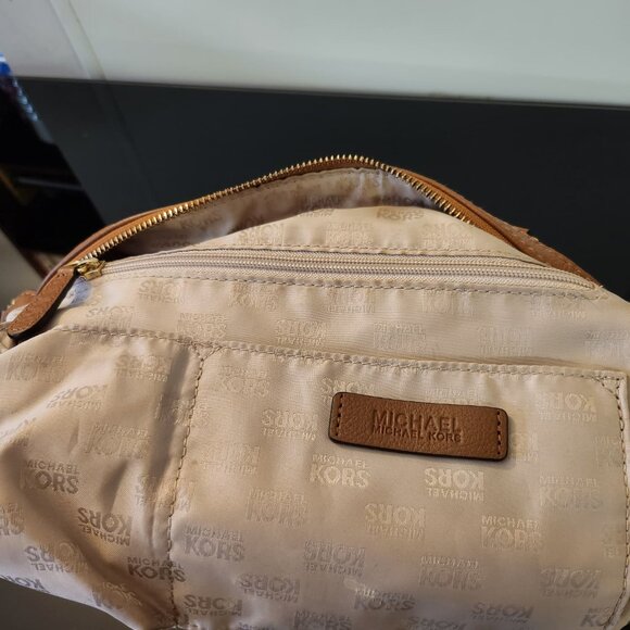 Michael Kors Brown Pebbled Leather Satchel Bag with Gold Hardware - Picture 5 of 7